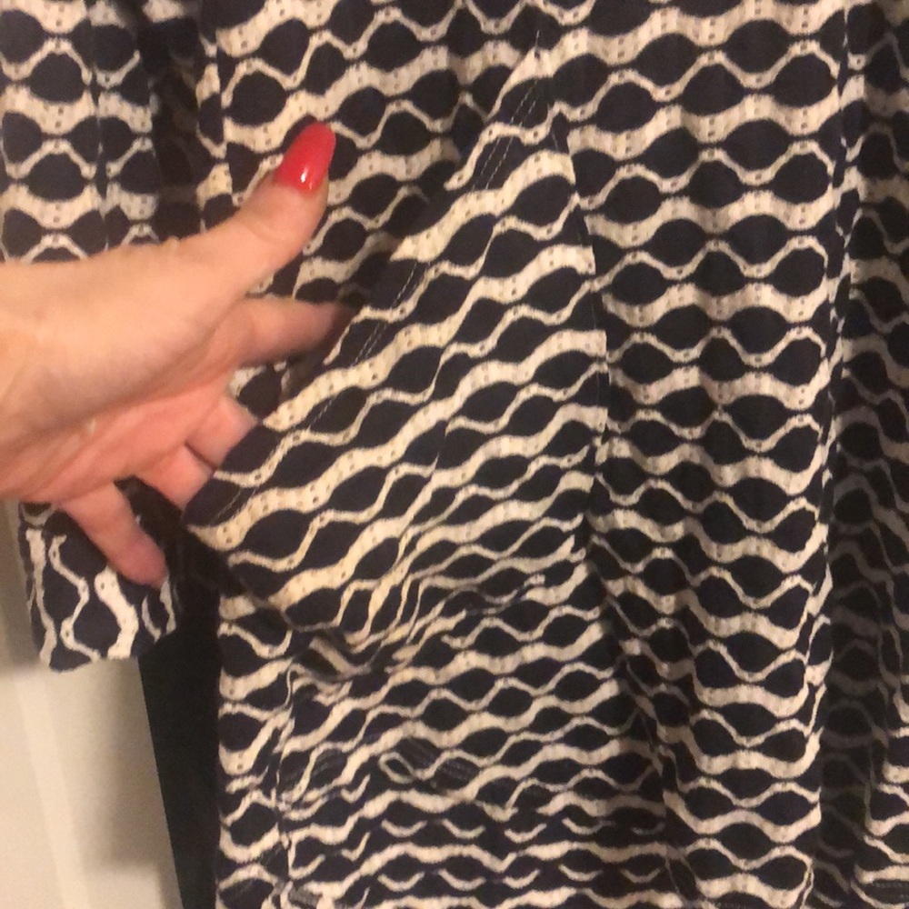 EUC Cover Up Blue & White Long Sleeve Size M
Pullover - Picture 3 of 4